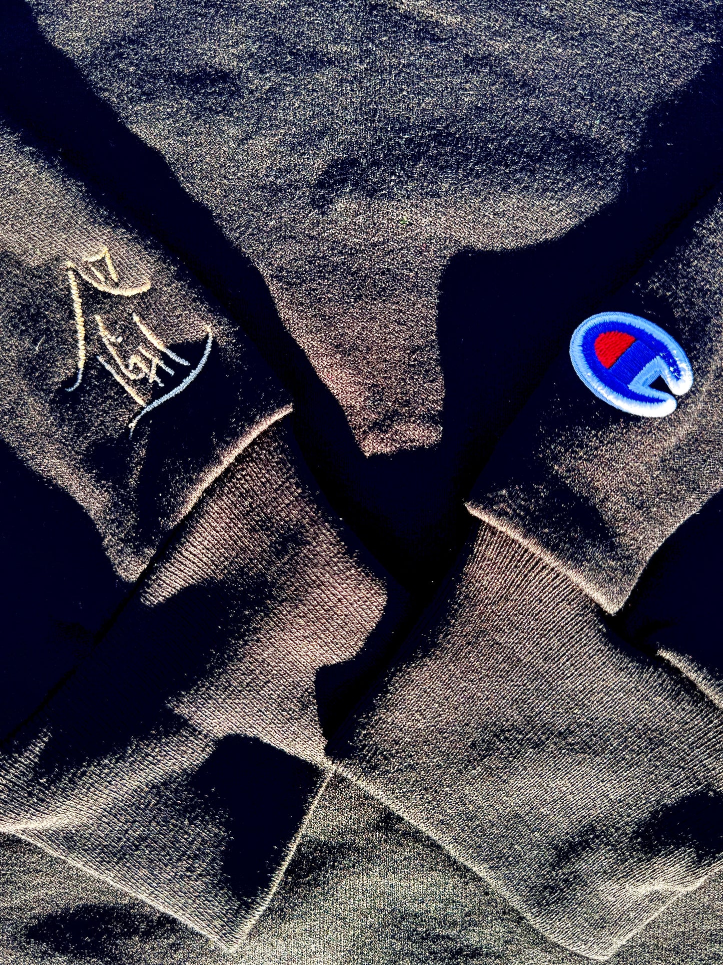 “Show Love” Champion Crew Sweatshirt black/red/gold